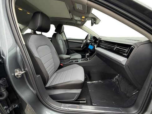 New 2026 Volkswagen Jetta SE image 10