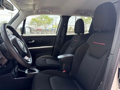 Used 2023 Jeep Renegade Trailhawk AWD/4WD image 7