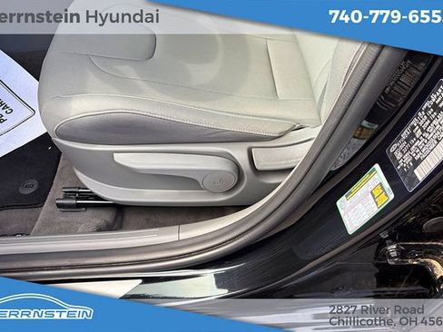 Used 2025 Hyundai Elantra Sport FWD image 9