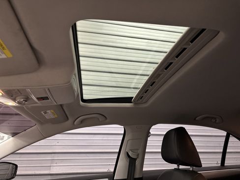 Used 2017 Volkswagen Jetta SE image 22