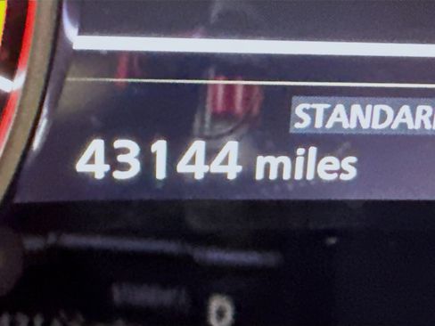 Used 2025 Nissan Rogue SV image 19