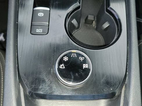 Used 2024 Nissan Rogue S AWD/4WD image 28