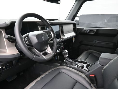 New 2025 Ford Bronco Outer Banks image 18