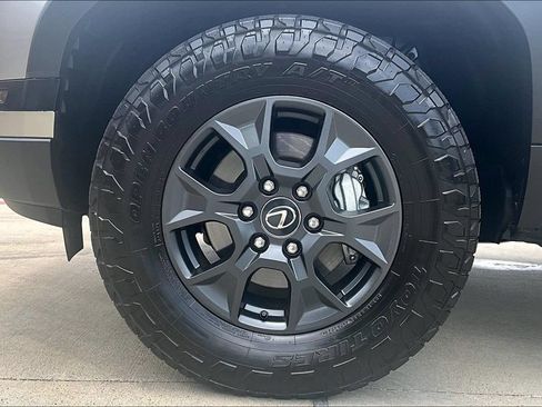 Used 2024 Lexus GX 550 AWD/4WD image 11