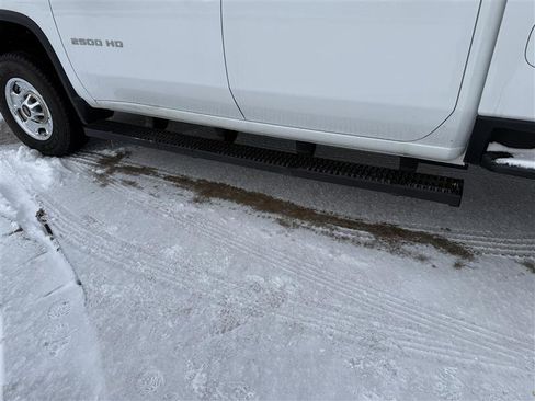 Used 2024 Chevrolet Silverado 2500 W/T image 5