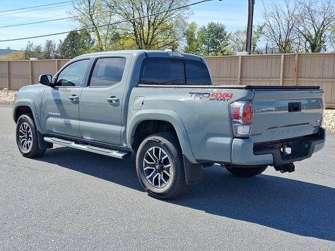Used 2022 Toyota Tacoma TRD Sport AWD/4WD image 8