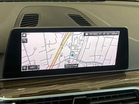 Used 2020 BMW 530e xDrive w/ Premium Package AWD/4WD image 18