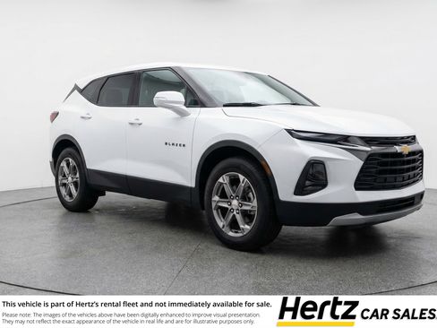 Used 2025 Chevrolet Blazer LT image 1
