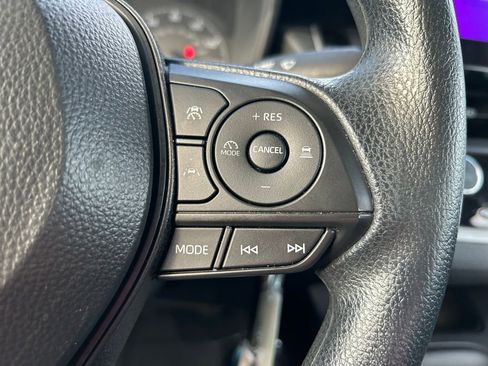 Used 2025 Toyota Corolla LE FWD image 19