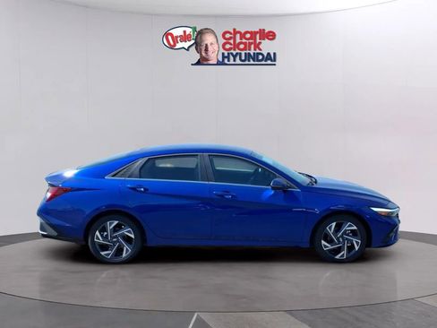 New 2026 Hyundai Elantra Limited FWD image 6