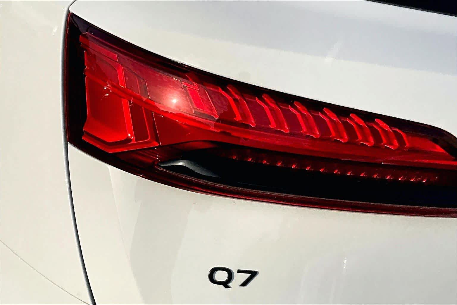 New 2026 Audi Q7 3.0T Premium Plus AWD/4WD image 14