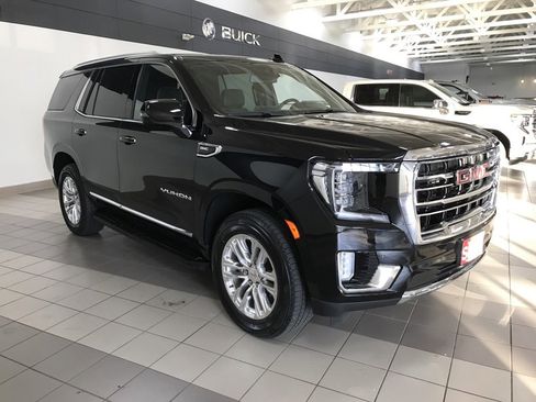 Used 2023 GMC Yukon SLT w/ SLT Luxury Package image 8