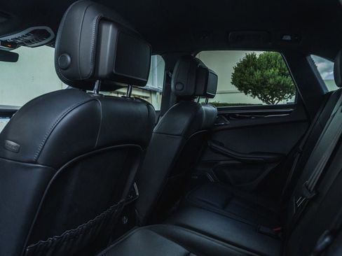 Used 2020 Porsche Macan image 20
