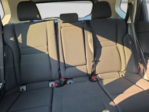 Used 2024 Nissan Rogue S FWD image 17