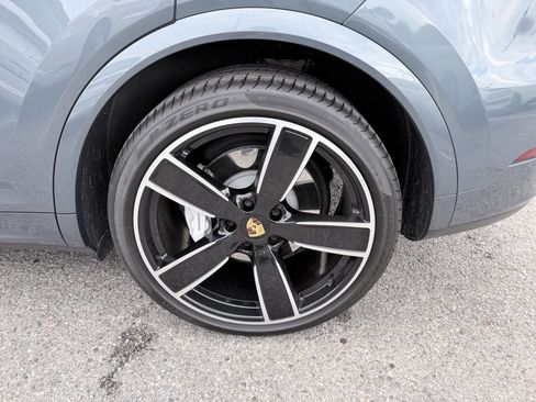 Used 2019 Porsche Cayenne S AWD/4WD image 9