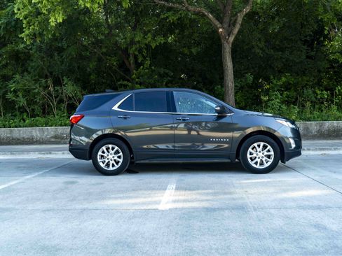 Used 2018 Chevrolet Equinox LT FWD image 10