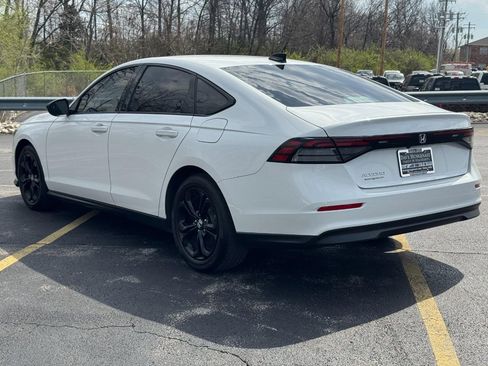 Certified 2025 Honda Accord SE image 7