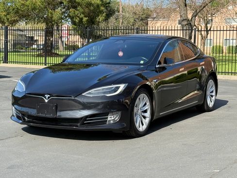 Used 2018 Tesla Model S 100D image 1