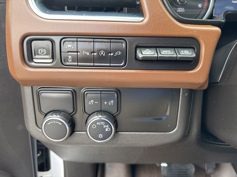 Used 2021 Chevrolet Tahoe High Country image 55