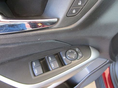 Used 2024 Chevrolet Trax RS w/ Driver Confidence Package FWD image 18