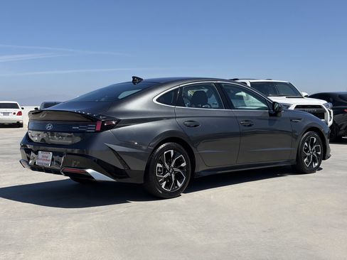 Used 2025 Hyundai Sonata SEL FWD image 3
