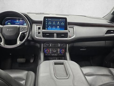 Used 2022 Chevrolet Suburban Z71 w/ Luxury Package image 18