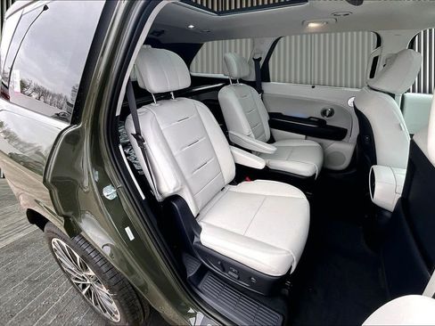 New 2026 Hyundai Palisade Calligraphy FWD image 11