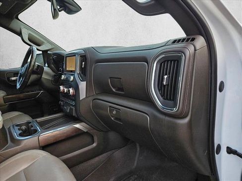 Used 2020 GMC Sierra 1500 SLT RWD image 16