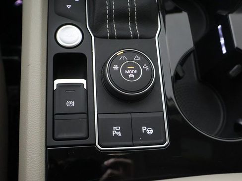 Used 2023 Volkswagen Atlas SEL Premium image 57