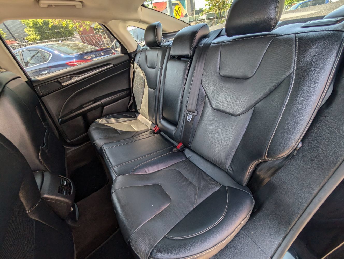 Used 2020 Ford Fusion Titanium AWD/4WD image 18