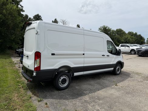 New 2026 Ford Transit 250 148 Medium Roof RWD image 7