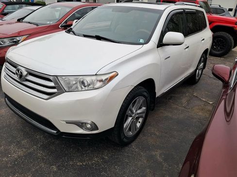 Used 2012 Toyota Highlander Limited w/ Tow Pkg image 2