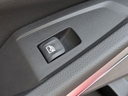 New 2026 BMW 330i xDrive Sedan w/ M Sport Package image 29