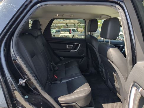 Used 2019 Land Rover Discovery Sport SE AWD/4WD image 24