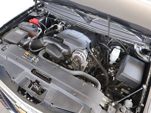 Used 2012 Chevrolet Suburban LTZ RWD image 37