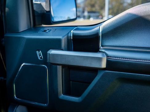 Used 2019 Ford F150 Platinum image 22