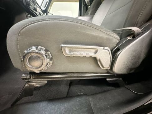 Used 2020 Jeep Wrangler Unlimited Sahara AWD/4WD image 15