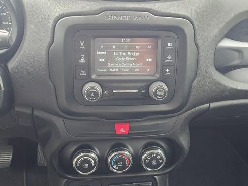 Used 2016 Jeep Renegade Latitude AWD/4WD image 27
