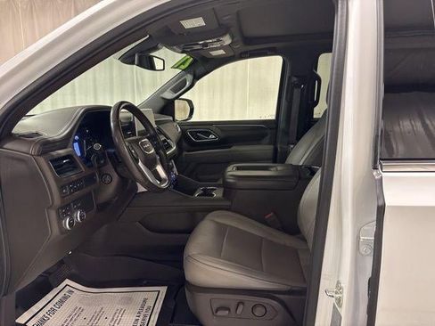Used 2021 GMC Yukon SLT w/ SLT Premium Package image 5