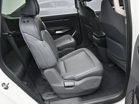 Used 2024 Kia EV9 Light Long Range image 37