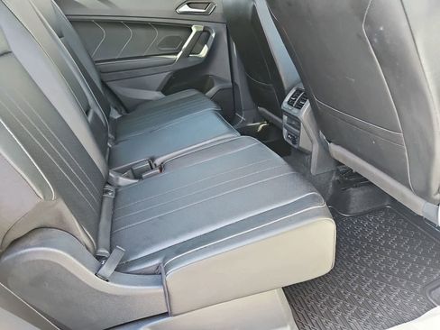 Used 2024 Volkswagen Tiguan SE FWD image 24