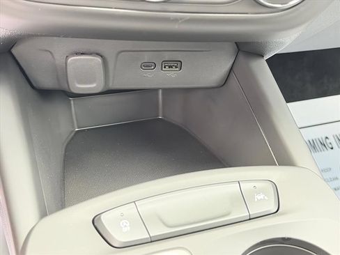 New 2026 Chevrolet Trax LS w/ LS Convenience Package FWD image 18