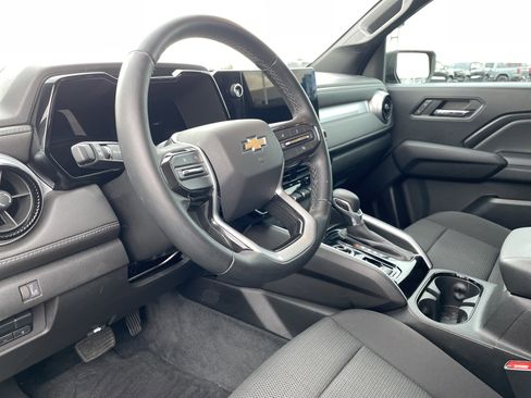 Certified 2023 Chevrolet Colorado LT w/ LT Convenience Package II AWD/4WD image 9