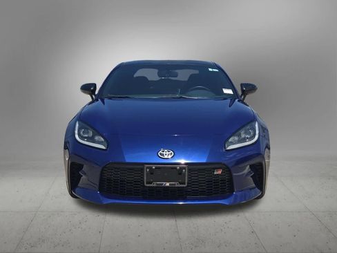 Used 2022 Toyota GR86 RWD image 9