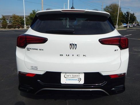 Used 2024 Buick Encore GX Sport Touring image 4