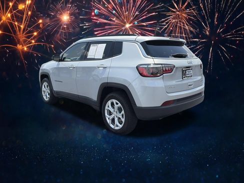 Used 2024 Jeep Compass Latitude AWD/4WD image 20
