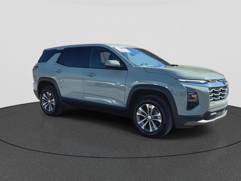 New 2026 Chevrolet Equinox LT image 2