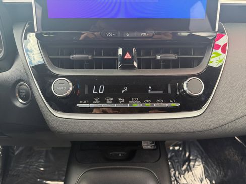 Certified 2026 Toyota Corolla SE w/ SE Package FWD image 17