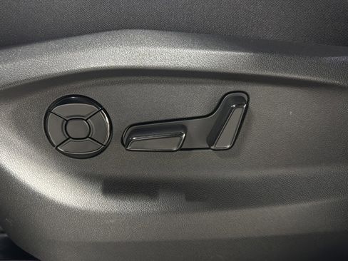 New 2026 Volkswagen Tiguan SE R-Line image 17