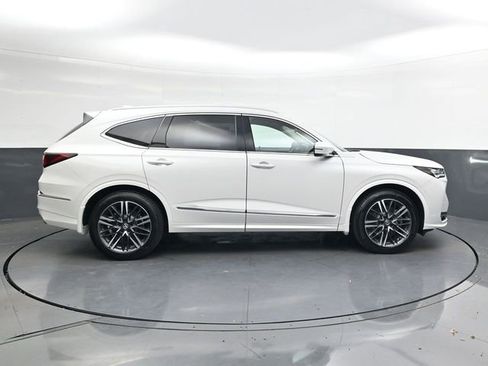 New 2026 Acura MDX w/ Advance Package image 3